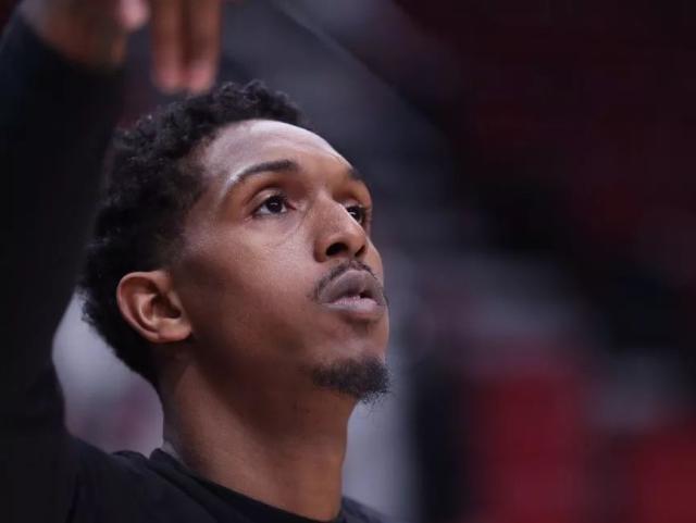 12月6日NBA看点：黄绿大战激情上演，雷霆冲击14连胜（12月6日NBA焦点：黄绿巅峰对决开战，雷霆剑指14连胜）