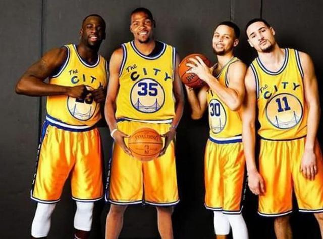 ESPN：曼联重点关注边翼卫引援，并且有7名中场目标（ESPN称曼联优先补强边翼卫，锁定7位中场候选）